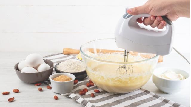 3 batedeiras por menos de R$ 200 para ativar o modo confeiteiro sem gastar muito!