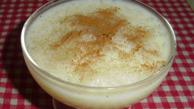 A receita de arroz doce cremosa que minha vó fazia e eu nunca esqueci
