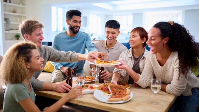 Este é o truque para você e seus amigos nunca passarem fome no Carnaval (É o que eu faço todo ano com meu grupo e sempre dá certo)!