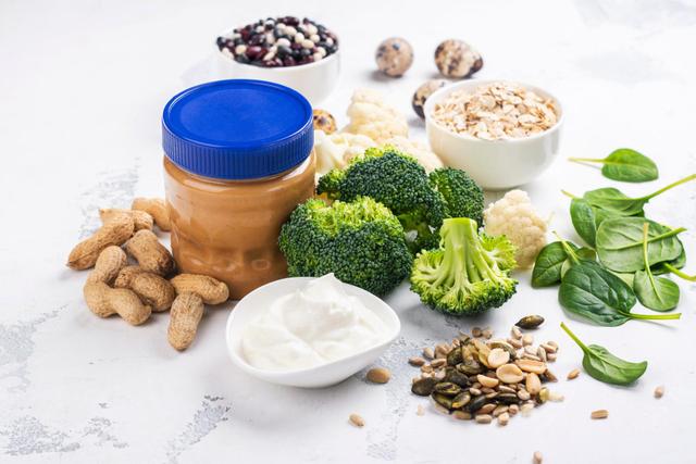 10 alimentos ricos em proteínas para comer todos os dias (fácil de incluir no cardápio!)