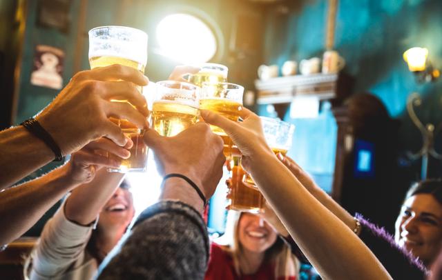 Efeitos do álcool no corpo: quando a bebida pode ser benéfica ou um veneno à saúde, segundo Harvard
