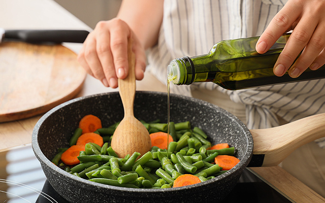 Pesquisa inédita aponta que simples mudança no azeite da cozinha pode preservar memória e foco