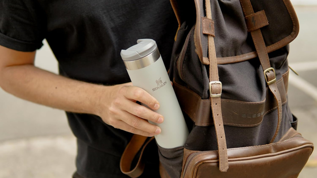 Stanley Aerolight, a garrafa térmica queridinha, está com 40% OFF