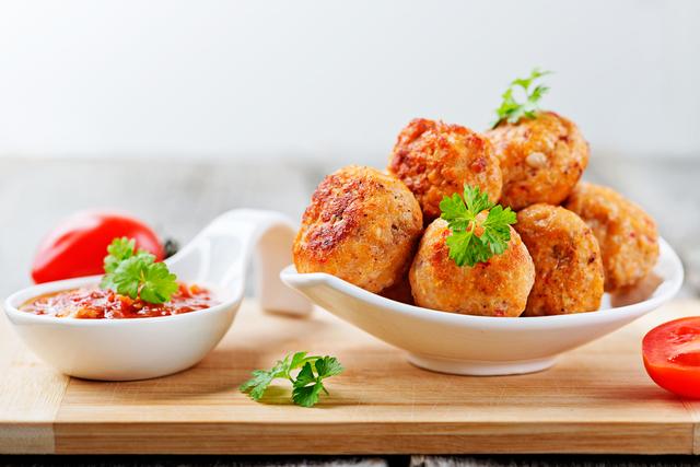 Almondegas de frango na airfryer: confira a receita e inove no cardápio