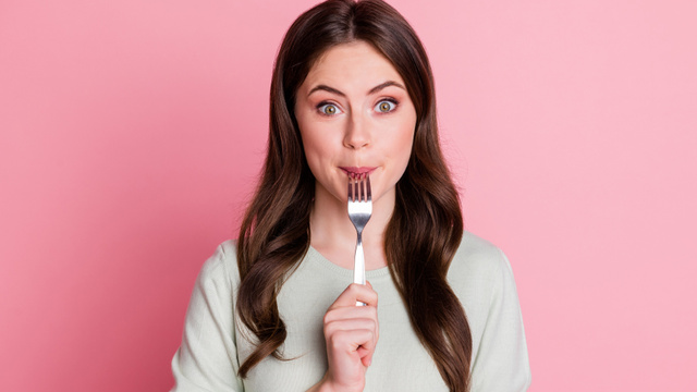 12 alimentos que deixam você com fome: descubra por que e o que comer no lugar