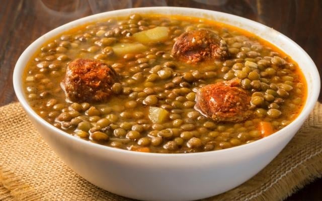 Experimente a sorte de comer um cozido de lentilha quando quiser (Créditos: TudoGostoso)