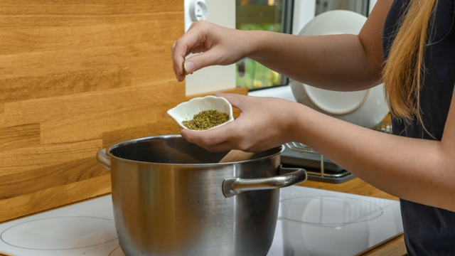 Adicionei essa especiaria na minha alimentação e agora durmo como um bebê, tenho uma ótima digestão e a imunidade está reforçada