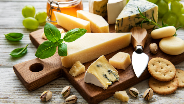 Adeus queijo prato: especialista revela os melhores queijos para turbinar a memória a longo prazo