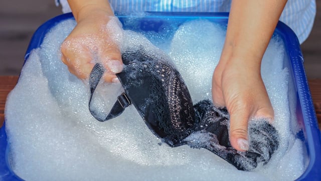 Lingerie pode ser lavada na máquina? Ou deve ser lavada apenas à mão? Muitas pessoas ainda têm dúvidas sobre o método correto de lavagem