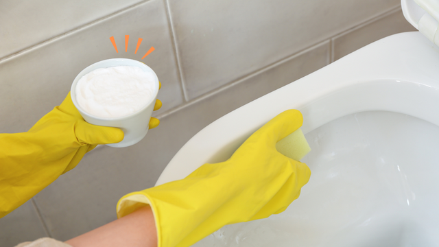 Veja como remover a linha amarela e as incrustações do seu vaso sanitário com apenas 2 ingredientes que você tem em casa