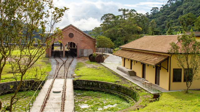 A menos de duas horas de São Paulo, vila histórica encanta com construções que parecem ter parado no tempo