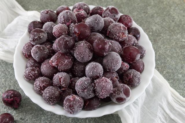 Uva congelada é o snack saudável que dribla a vontade de comer doce