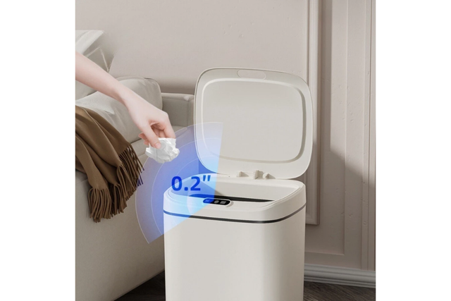Mais de 20 mil pessoas já garantiram a lixeira com sensor automático (Divulgação: Shopee).