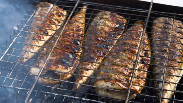 Experimente prepará-lo na churrasqueira. (Créditos: Shutterstock)