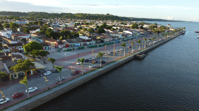 A Passarela do Descobrimento é um dos melhores lugares para comer bem em Porto Seguro (Créditos: Shutterstock)