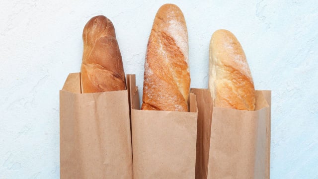 Os padeiros concordam: não se deve usar saco de pano nem saco de papel para armazenar pão quente adequadamente