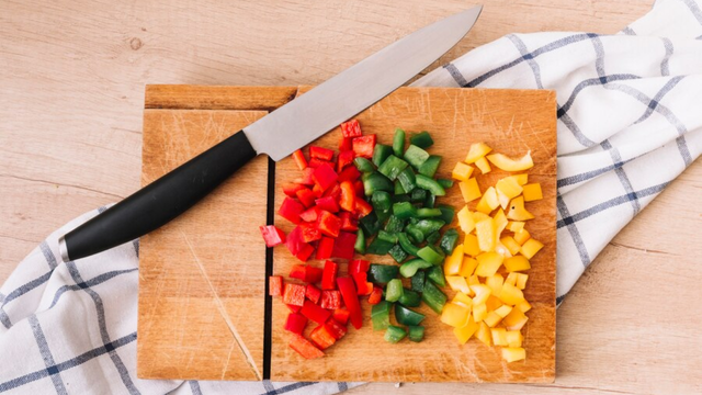 Como fatiar alimentos até ficarem bem finos? Este acessório inusitado é a solução