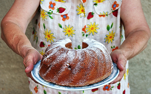 O segredo que toda avó conhece: por que a forma com buraco no meio deixa bolos e pudins mais leves e perfeitos