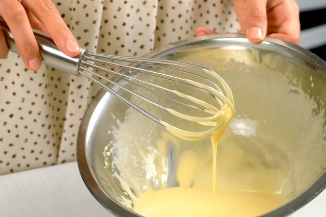 O segredo da maionese caseira perfeita não está no ovo: aprendi no TudoGostoso como adicionar o óleo
