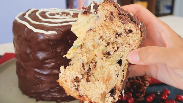 Panetone de chocolate com recheio de maracujá é a sensação em toda ceia de Natal na minha casa