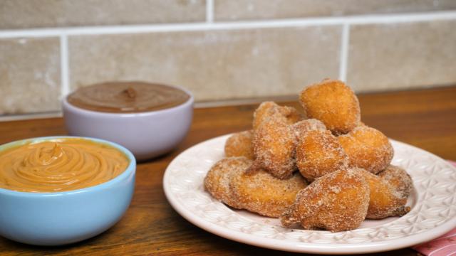 Receita de bolinho de chuva tradicional: sequinho, crocante e rápido de fazer