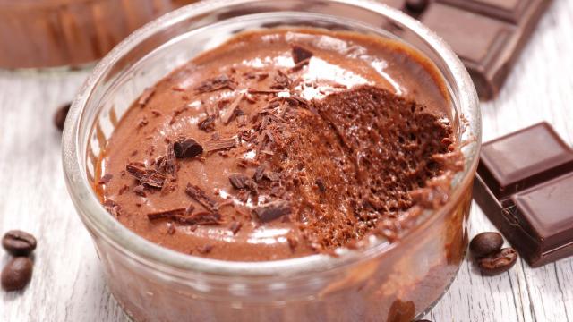 Há anos faço esse mousse de chocolate toda semana e é sempre um sucesso: receita de família, segredo revelado