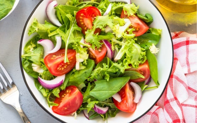 Nos dias quentes, a salada simples é o melhor jantar (Créditos: TudoGostoso)