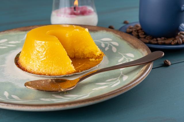 Nada de desperdício! Esse quindim é a melhor maneira de aproveitar as gemas dos ovos que sobraram de uma receita que só leva a clara