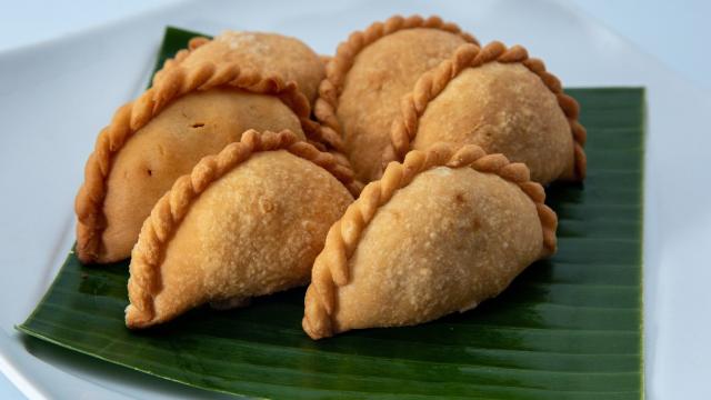 O Karipap ganhou popularidade em outros países da Ásia (Créditos: Shutterstock)