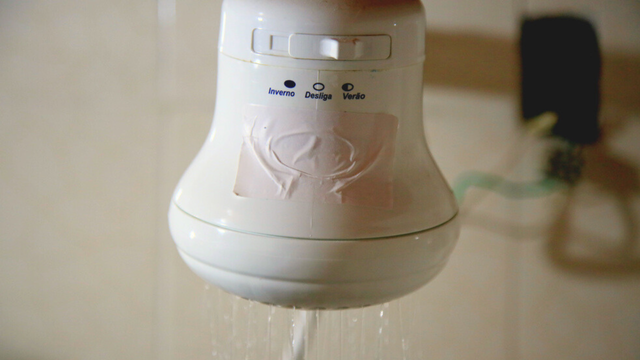 Poucas pessoas sabem, mas o chuveiro elétrico é uma invenção 100% brasileira e só é popular em nosso país