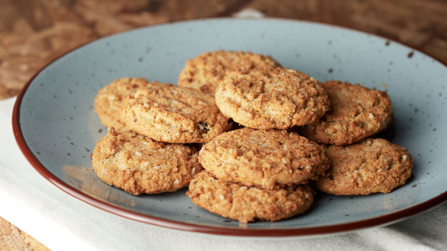 Sem trigo e sem complicação: biscoitinho de aveia da vovó é a combinação perfeita para um cafezinho fresco