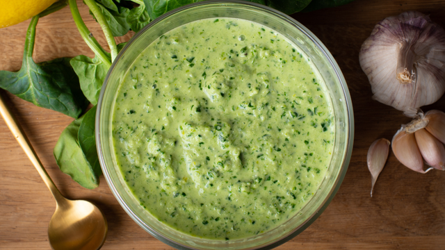 Esse creme de espinafre vai transformar seus pratos e o segredo está em um ingrediente especial que faz toda a diferença