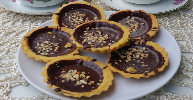 Nem farinha, nem lactose: torta de paçoca crocante e cremosa com baixo carboidrato é a sobremesa perfeita para reunir a família