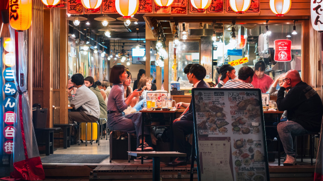 Crença popular que impõe limite no preço do ramen tem sido problema para os estabelecimentos (Créditos: Shutterstock)