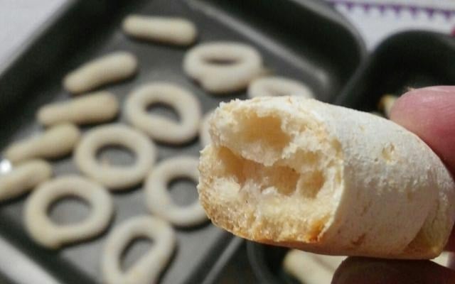 Um biscoito de polvilho com um mate gelado é a cara de um bloquinho na praia (Créditos: TudoGostoso/David Lotto)