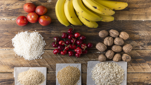 7 alimentos ricos em melatonina que ajudam a melhorar a qualidade do sono