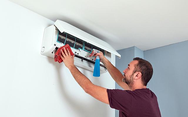 Há 2 anos meu ar-condicionado tá com cheiro ruim e não sabia que deveria fazer isso que o técnico me mostrou quando veio à minha casa