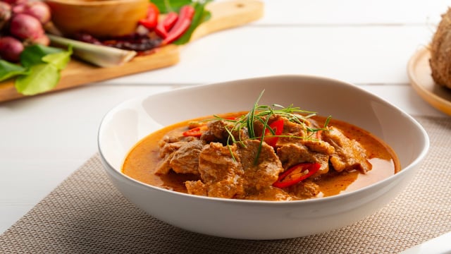 Pensei que estava sendo enganada, mas experimentei e fiquei viciada! Uma receita mágica que transforma um curry em algo de nível profissional