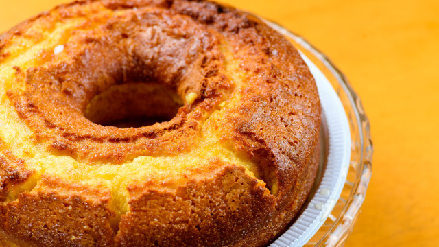 Receita irretocável da minha avó: o bolo de fubá mais fofinho que você já provou