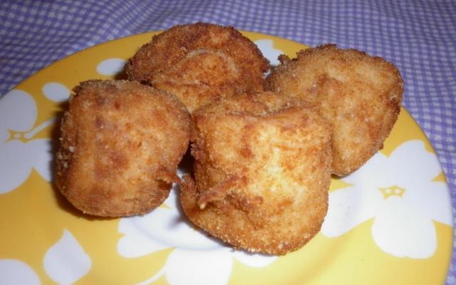 Enrole cubos de provolone em filezinhos de tilápia e prenda com palitos de dente para fazer essa receita (Créditos: Dani Stabullo/TudoGostoso)