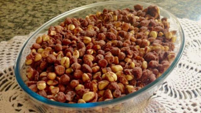 Esse amendoim doce é perfeito para petiscar com doçura (Créditos: TudoGostoso/Michele Flores)