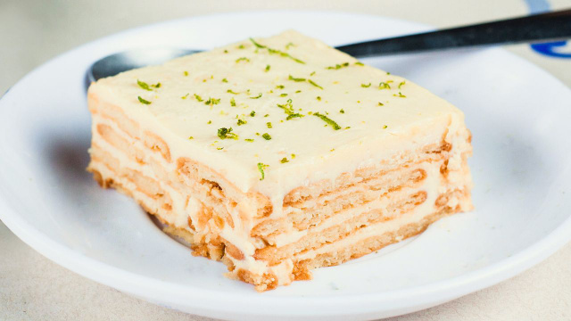 Sobremesa de limão com só 3 ingredientes e muuuuuito cremosa é tudo que você precisa para hoje!