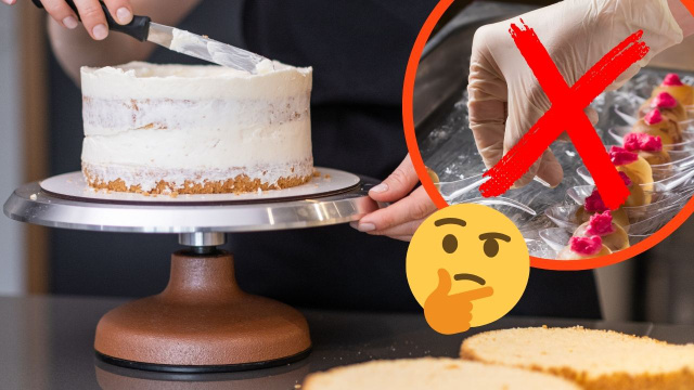 O que uma confeiteira precisa fazer com as mãos para não usar luvas ao manipular alimentos