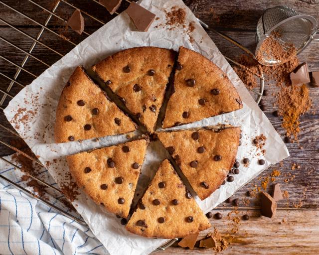 Torta cookie com recheio de creme de avelã é a sobremesa perfeita para almoço de Dia dos Pais