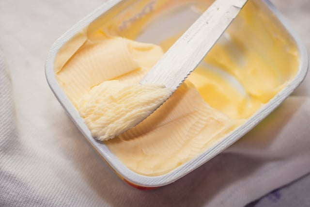 Manteiga ou margarina: qual a diferença e qual é melhor comprar, segundo o TudoGostoso