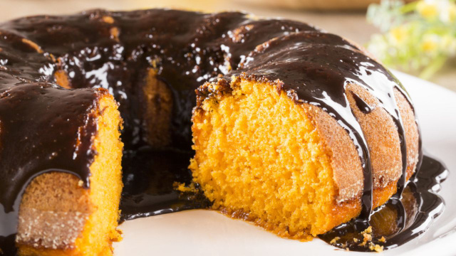 Essa receita de bolo de cenoura é a mais acessada do TudoGostoso há anos porque sempre dá certo
