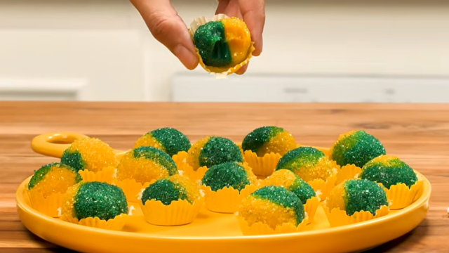 Pra entrar no clima de Copa do Mundo: brigadeiro verde e amarelo do TudoGostoso vai ser o seu doce oficial dos jogos do Brasil