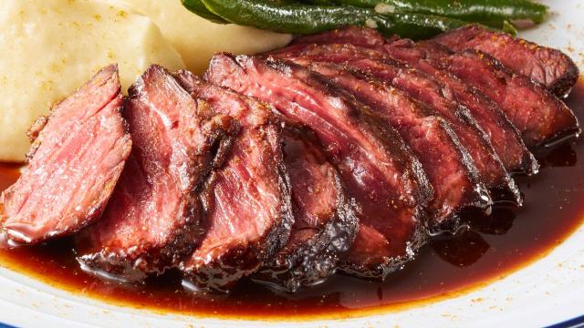 O bife fica macio, saboroso e suculento se for marinado com 1 ingrediente que tem na sua cozinha