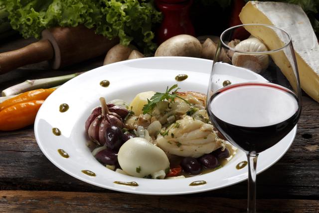 Qual o tipo de vinho que combina com bacalhau?