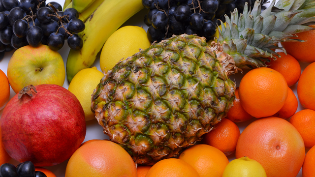 Como transformar a sua fruta favorita em um iogurte cremoso ou até em picolés
